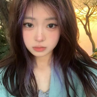 绿茵春色 海报